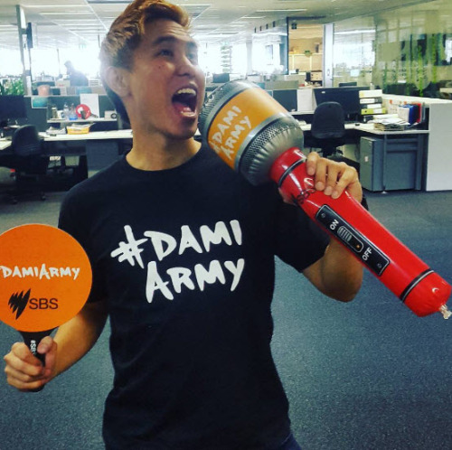 Image source: http://sbspopasia.tumblr.com/post/144191274645/andy-trieu-getting-his-damiarmy-gear-on-for