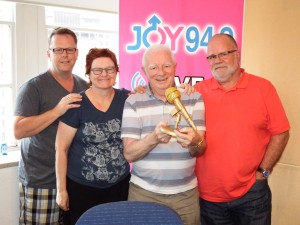 Tim Lennox with Producer Pete Dillon, Cohost Katite Purvis and Presenter, David Macca McCarthy 
