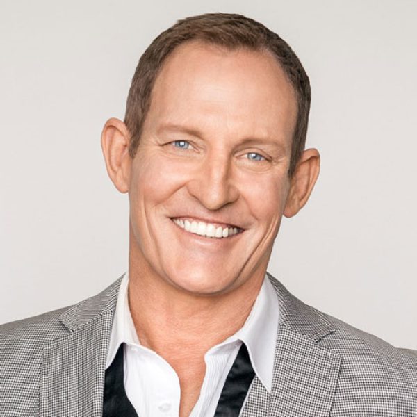 Todd McKenney joins Monday Brekky