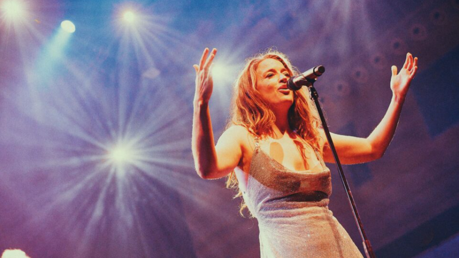 Meg Washington Giveaway